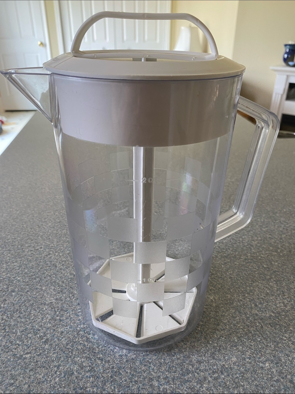 Pampered Chef Clear Plastic Pitcher with a White Infuser - Home Kitchen